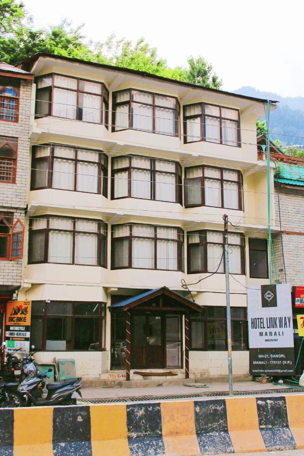 Hotel Link Way-A Riverside Hotel Manāli Dış mekan fotoğraf