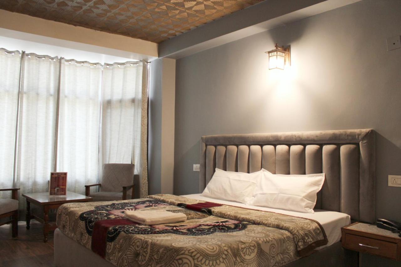 Hotel Link Way-A Riverside Hotel Manāli Dış mekan fotoğraf